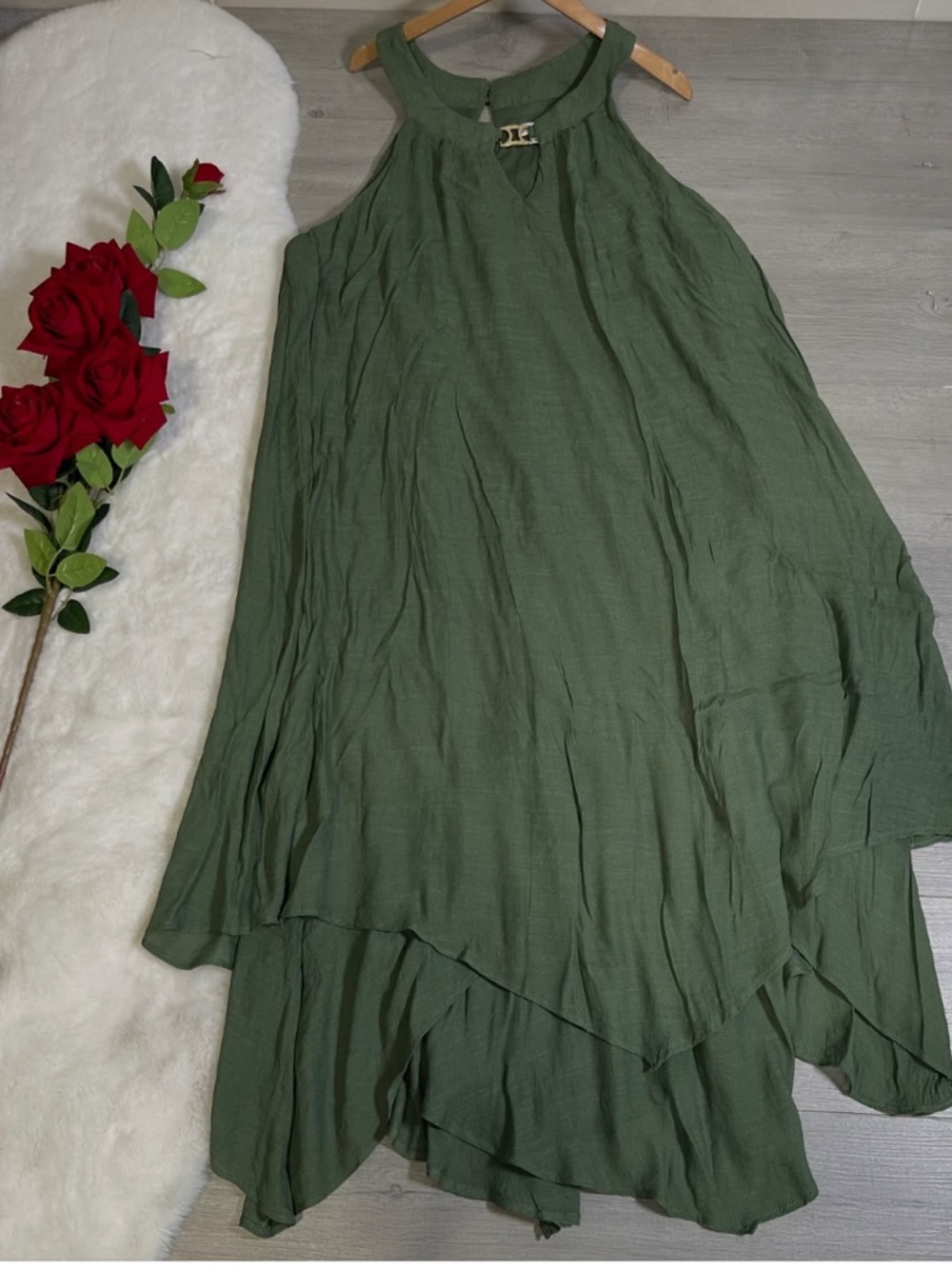 Luxology High-Low Sleeveless Flowy Dress.  Color:Olive Green. Size:L
